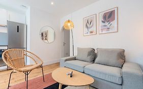Bright 3-Bedroom 2-Bathroom Flat